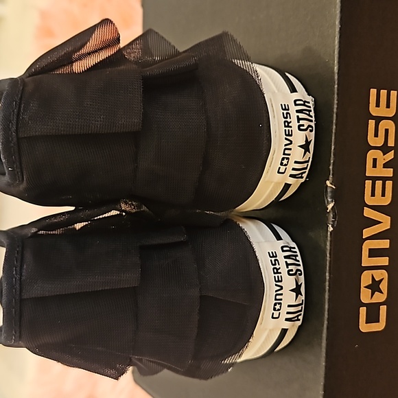 Converse Block Party Ruffle Hi Top for Little Girls. Sizes 11. - Picture 5 of 8